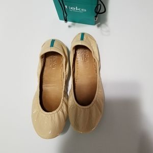 Biscotti Patent Tieks.